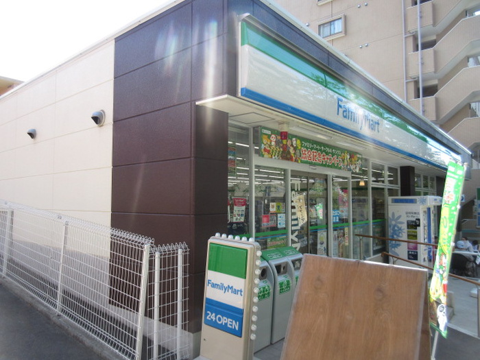 コンビニ　ファミリーマート 鷺沼駅西店（コンビニ）まで220m