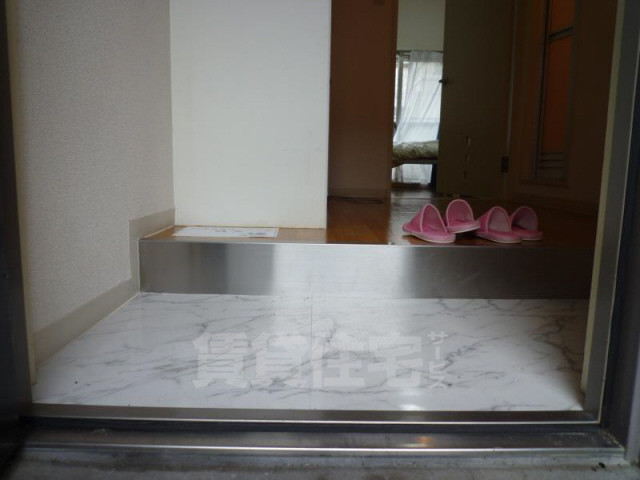 玄関　家具は有りません。