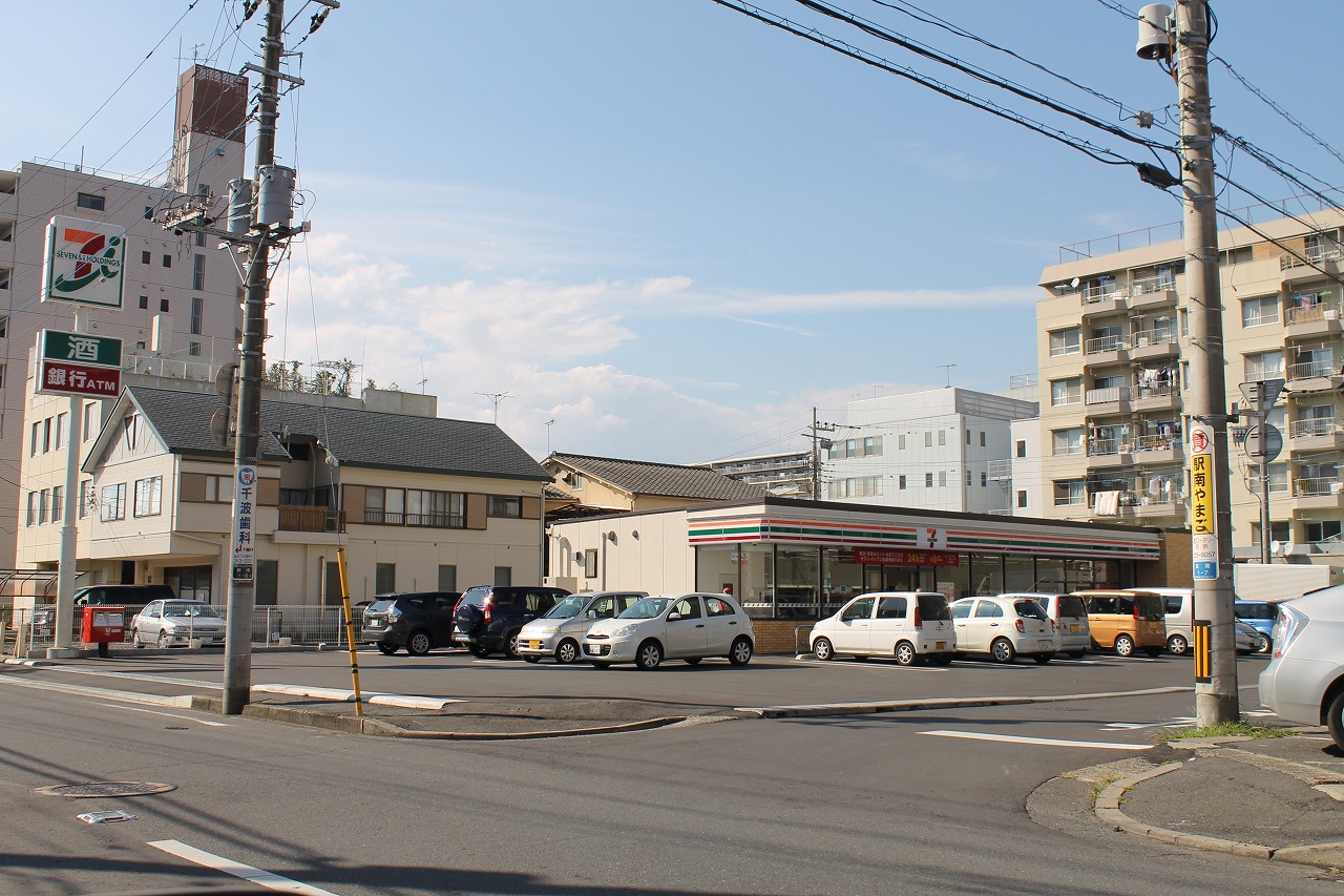 コンビニ　セブンイレブン水戸城南店（コンビニ）まで124m