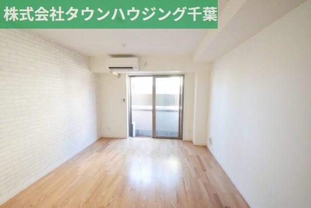 居室・リビング　別角度からの室内です