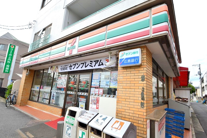 コンビニ　セブンイレブン広島観音新町店（コンビニ）まで798m