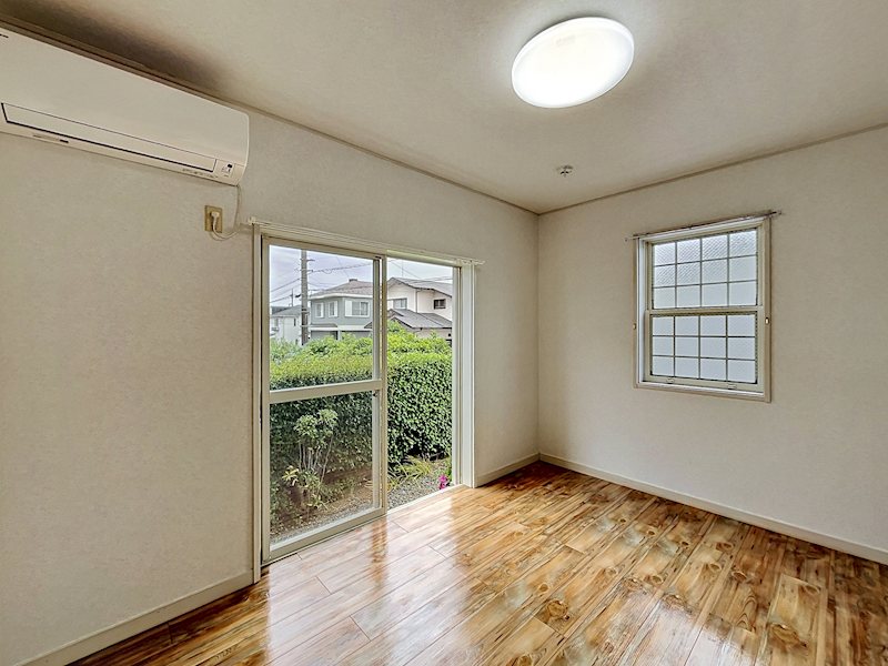 居室・リビング　※別部屋の写真です