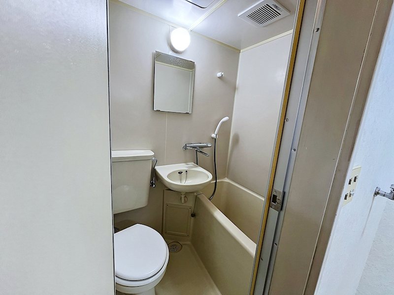 バス・シャワールーム　※別部屋の写真です