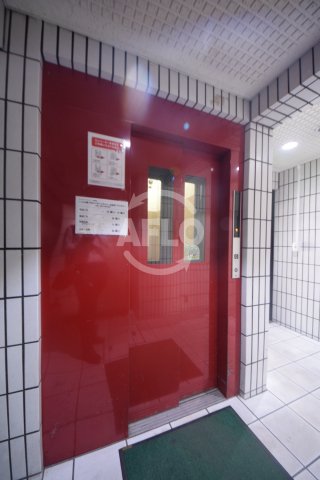 地下鉄谷町線 谷町六丁目駅 徒歩3分 7階建 築41年の外観写真