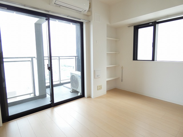 居室・リビング　内観1