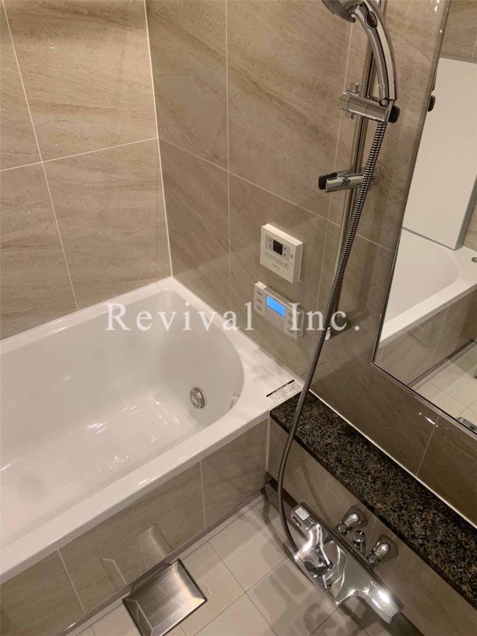 バス・シャワールーム　もちろん追い炊き・浴室乾燥付