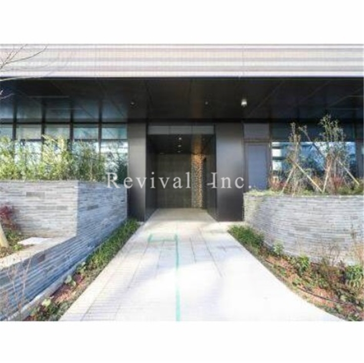 エントランス　綺麗なエントランスがお出迎え・・・