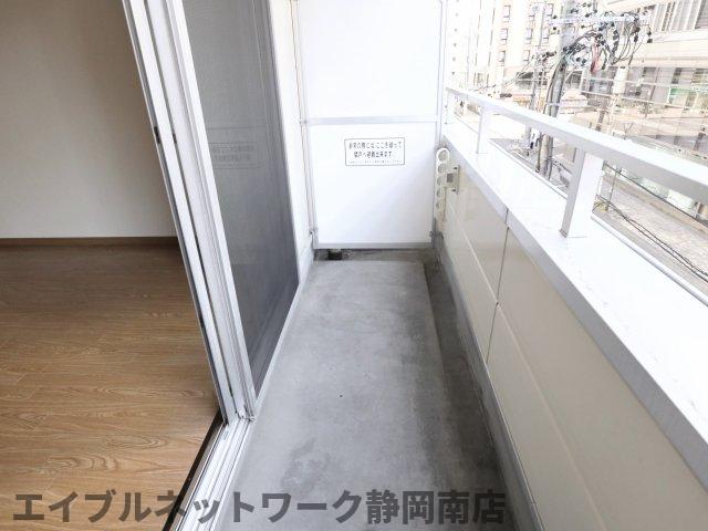バルコニー　広々としたバルコニーです