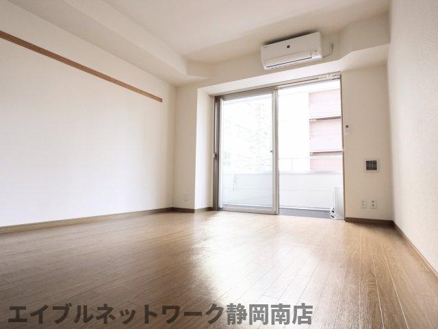 その他設備　こちらの居間で趣味の時間をお楽しみください