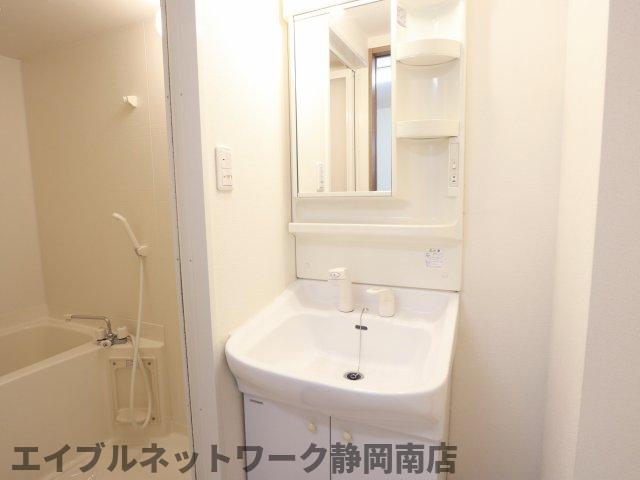 洗面設備　忙しい朝には欠かせない洗面所です