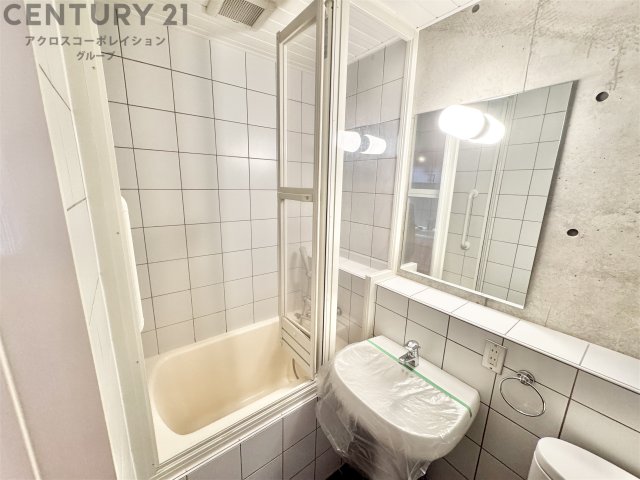 バス・シャワールーム　おしゃれなユニットバス