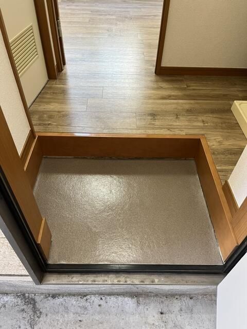 【川崎市中原区下小田中のアパートの玄関】