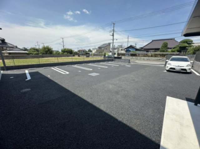 【千葉市緑区おゆみ野中央のアパートの駐車場】