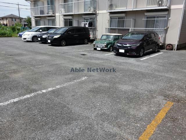 【市原市君塚のアパートの駐車場】