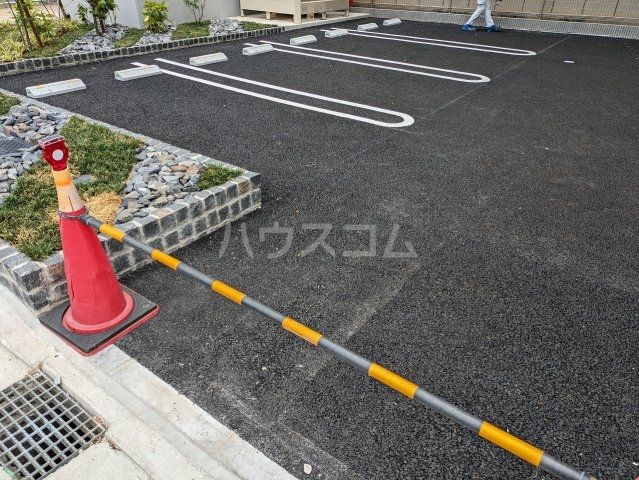 【一宮市栄のマンションの駐車場】