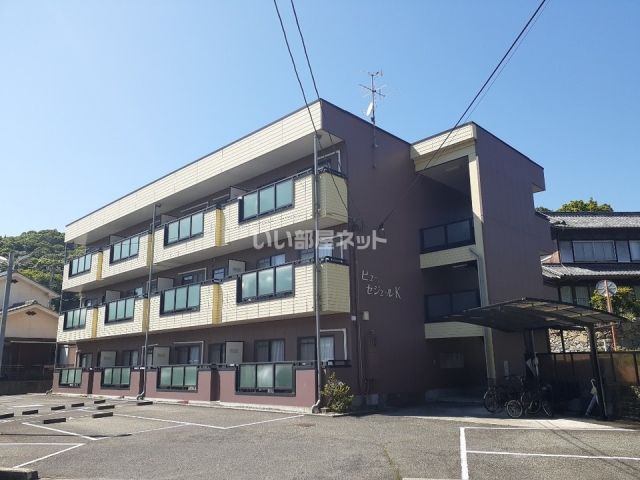 尾道市美ノ郷町三成のマンションの建物外観