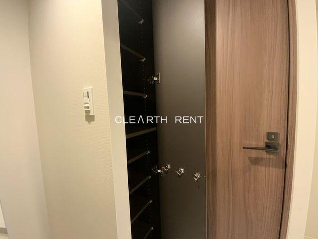 【コンシェリア池袋 ＴＨＥ ＲＥＳＩＤＥＮＣＥ ＥＡＳＴの玄関】