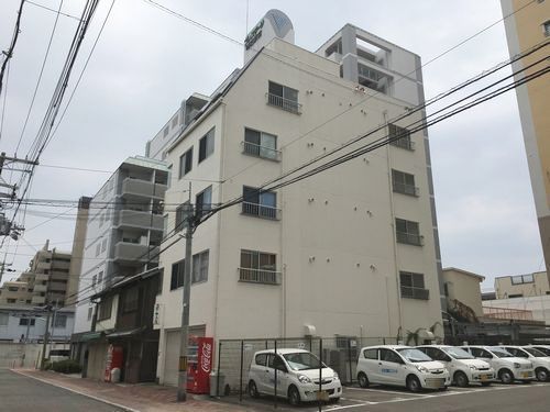 明石市東仲ノ町のマンションの建物外観