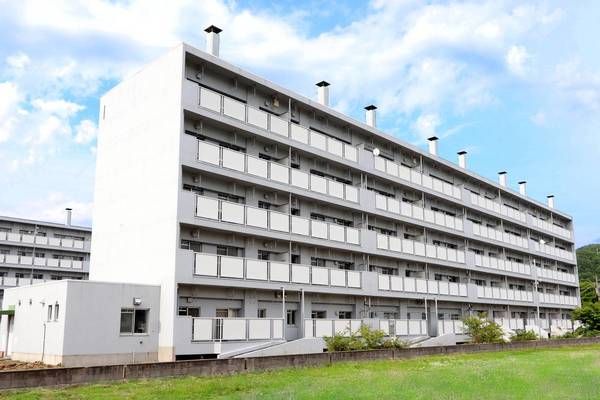 【ビレッジハウス大町2号棟の建物外観】