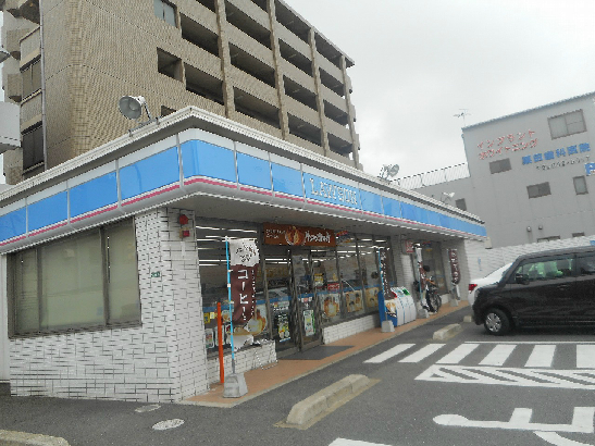 【北九州市八幡西区穴生のマンションのコンビニ】