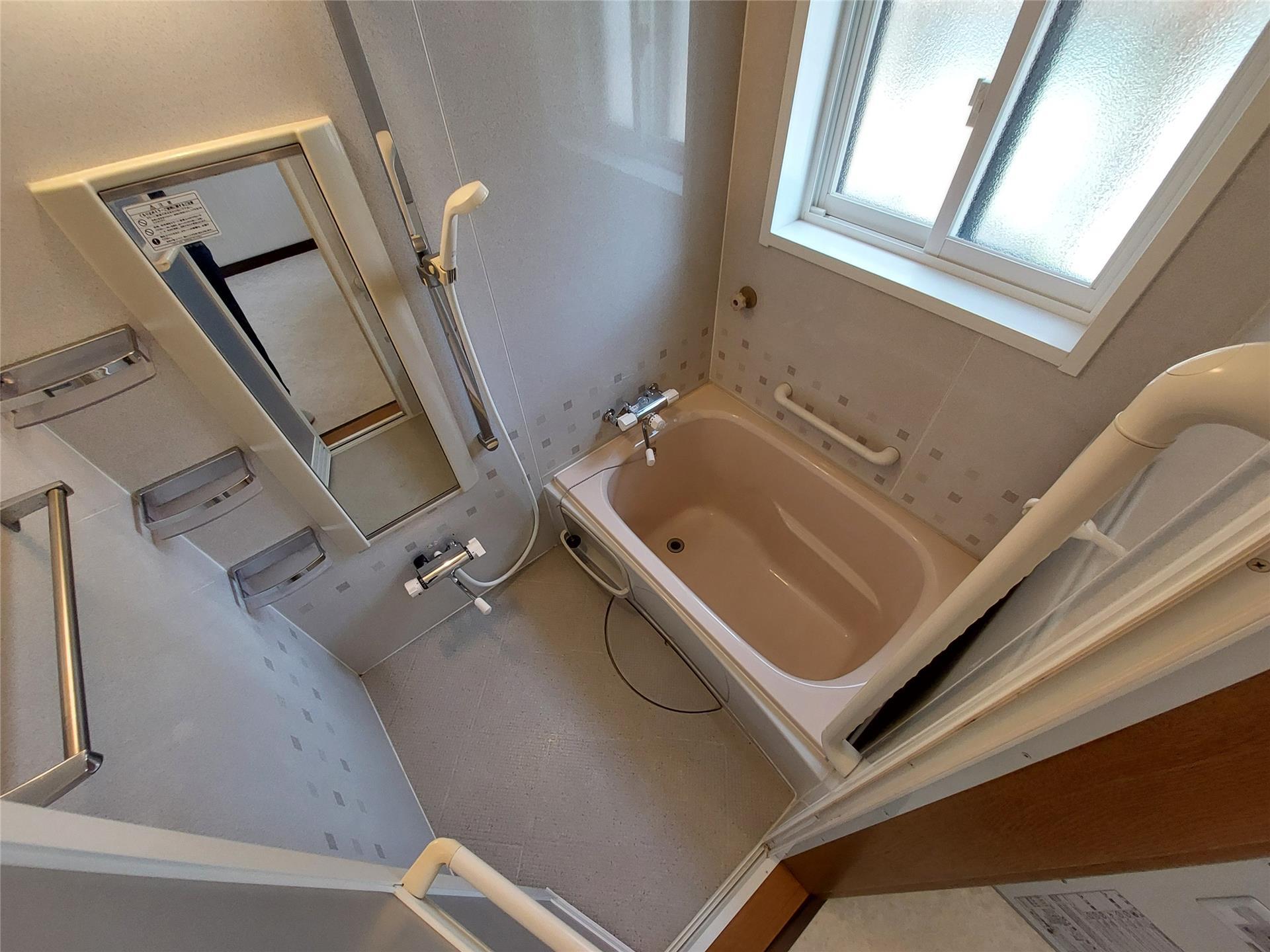 バス・シャワールーム　バス