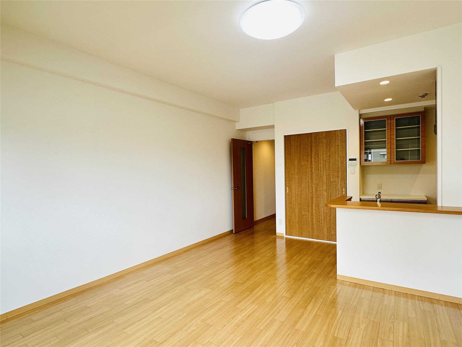 居室・リビング　※同物件別室同タイプの写真です