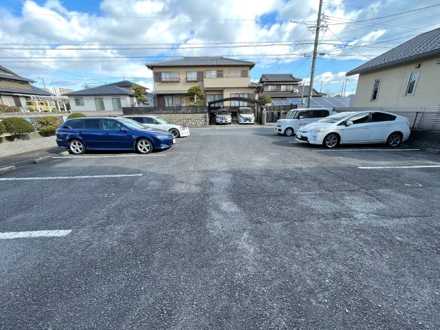 【リブェール桜の駐車場】