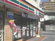 【フォーセゾン横川新町のコンビニ】