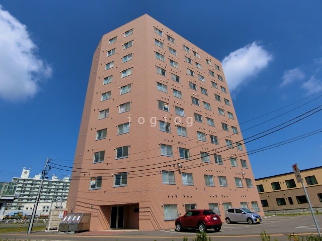 【札幌市北区南あいの里のマンションの建物外観】