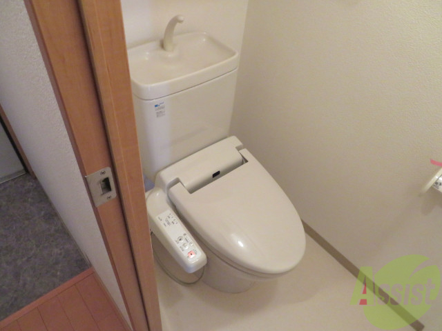 トイレ　トイレはウォシュレット付きなので嬉しいですね。
