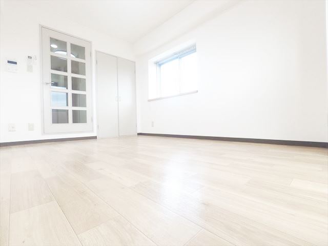 居室・リビング　２面採光の明るいお部屋