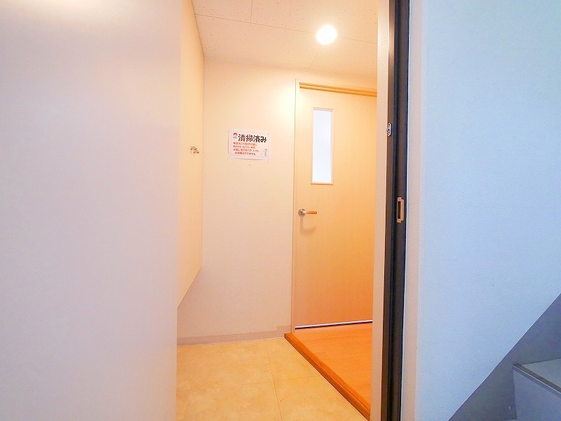 玄関　※別号室参考写真