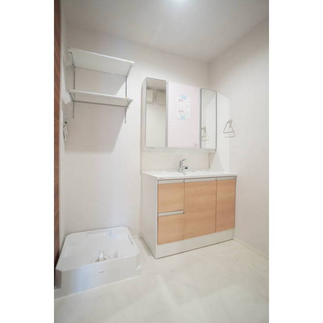 洗面設備　三面鏡にもなる洗髪洗面化粧台♪