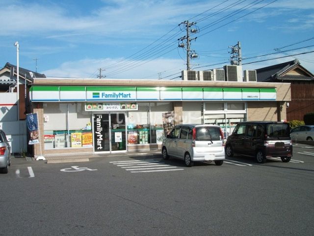 コンビニ　ファミリーマート西幡豆上大坪店（コンビニ）まで400m