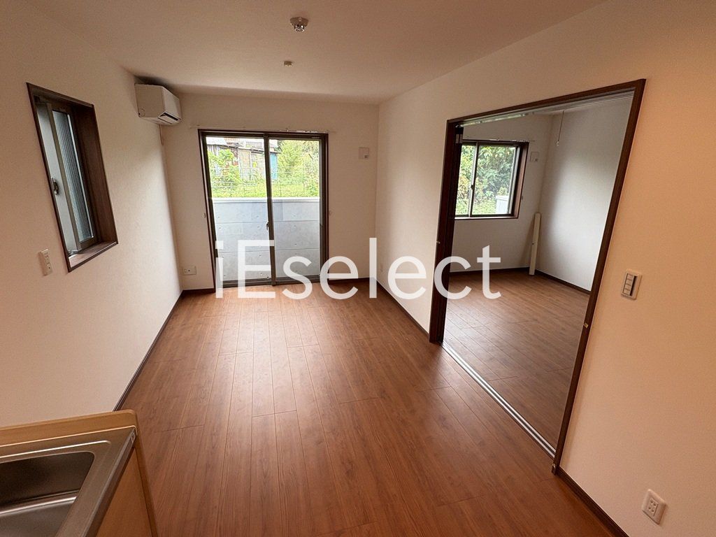 居室・リビング　2面採光の明るいお部屋！