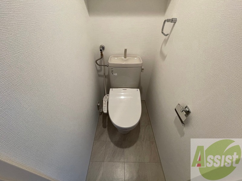 トイレ　こちらはトイレです。清潔感があり、安心して使用できます。