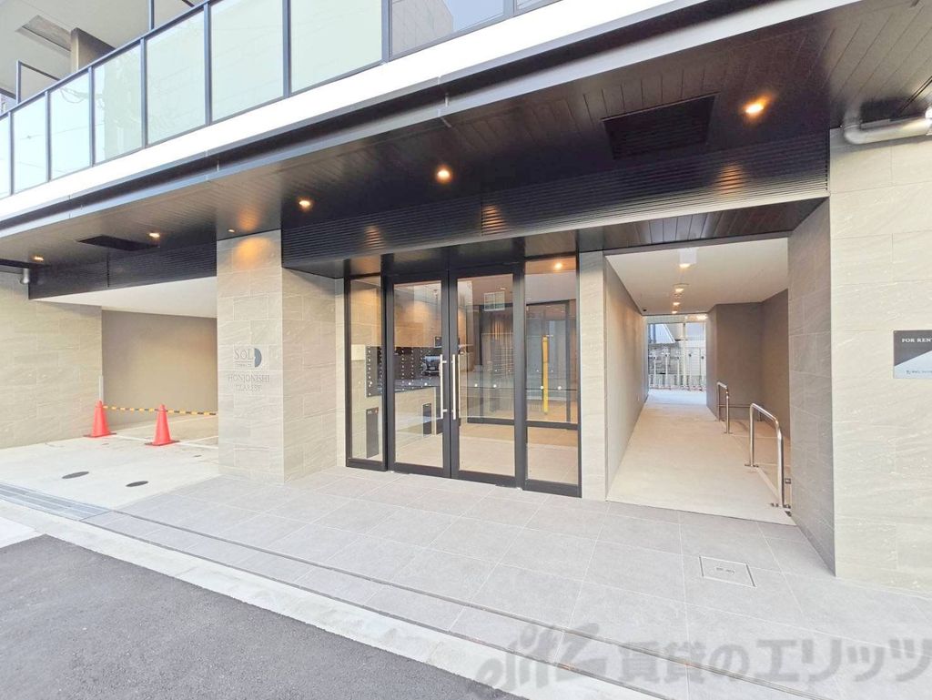 エントランス　エントランス