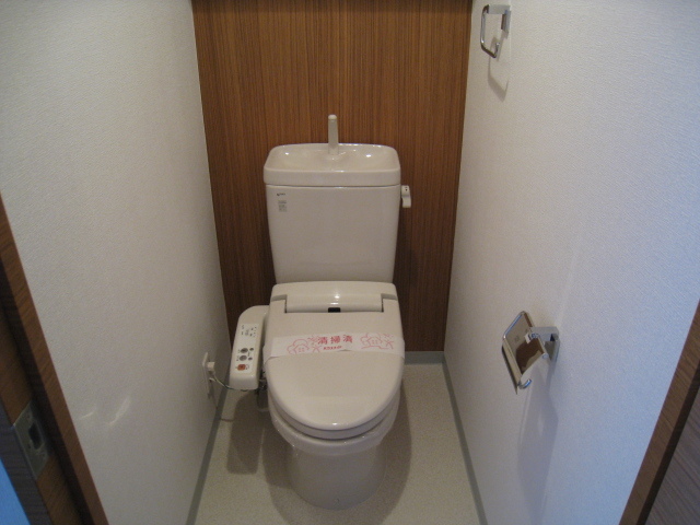 トイレ　洗浄便座付きトイレ