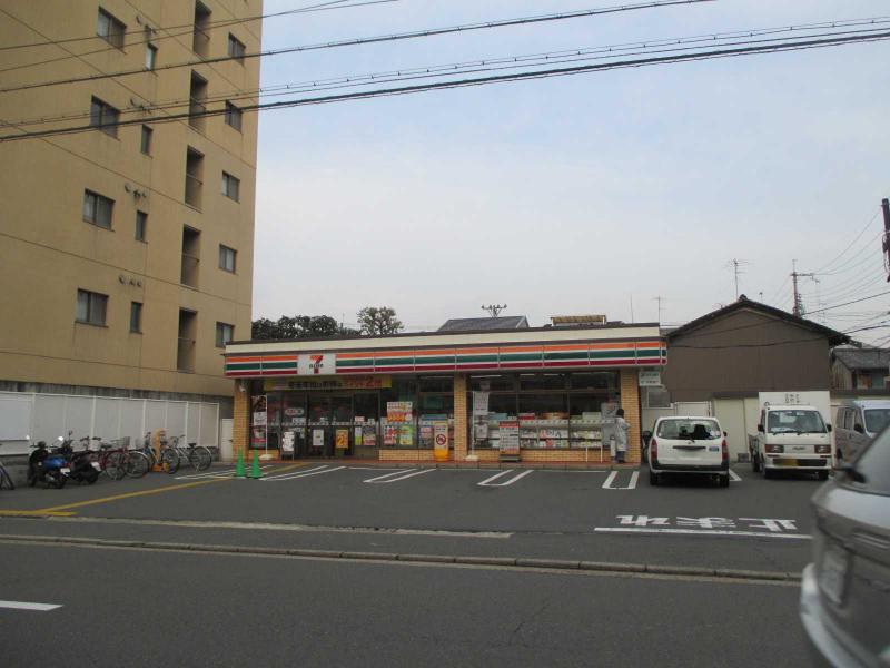 コンビニ　セブンイレブン 二条城北店（コンビニ）まで196m
