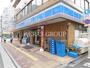 コンビニ　ローソン台東三丁目店（コンビニ）まで105m