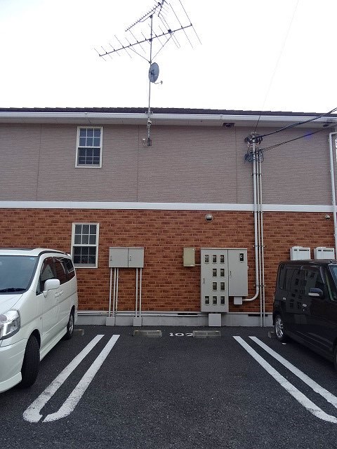 駐車場　広い停めやすい駐車場があります。