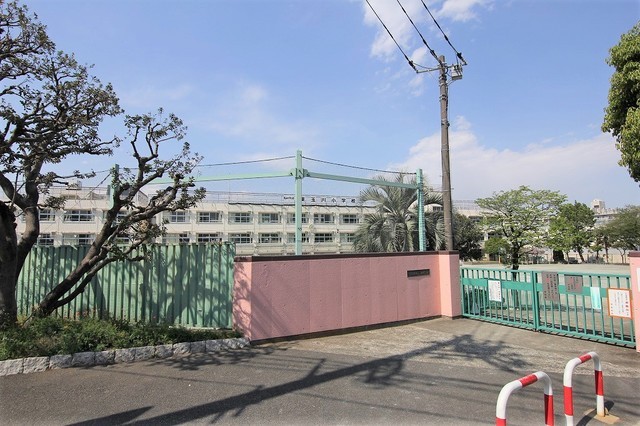 小学校　世田谷区立東玉川小学校（小学校）まで823m