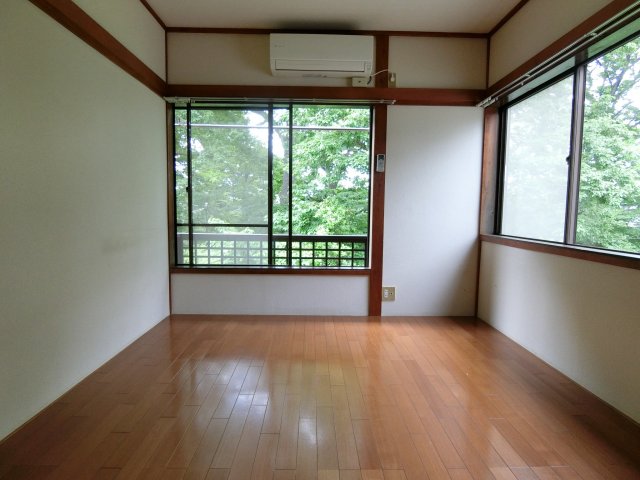 居室・リビング　２面採光