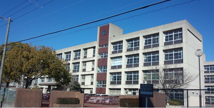 中学校　加古川市立陵南中学校（中学校）まで285m