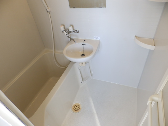 バス・シャワールーム　まだまだ綺麗です