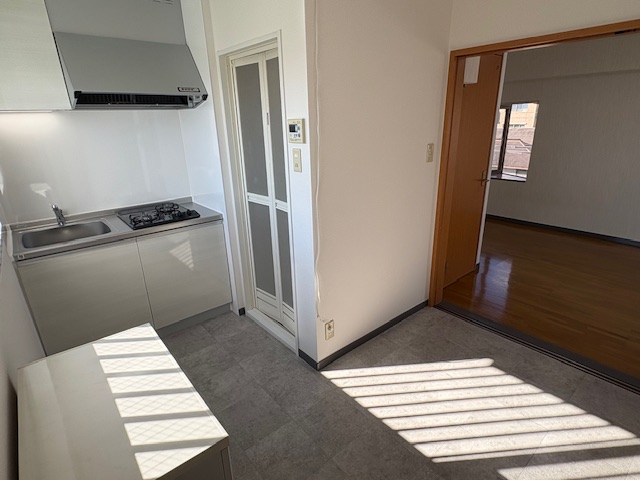 その他　キッチン周りもゆとりあります