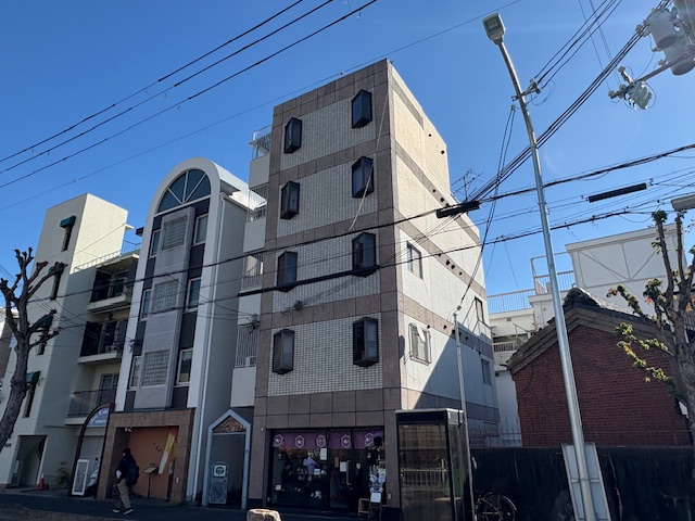 建物外観　最上階角部屋