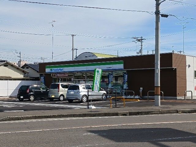 コンビニ　ファミリーマート今治大新田店（コンビニ）まで450m