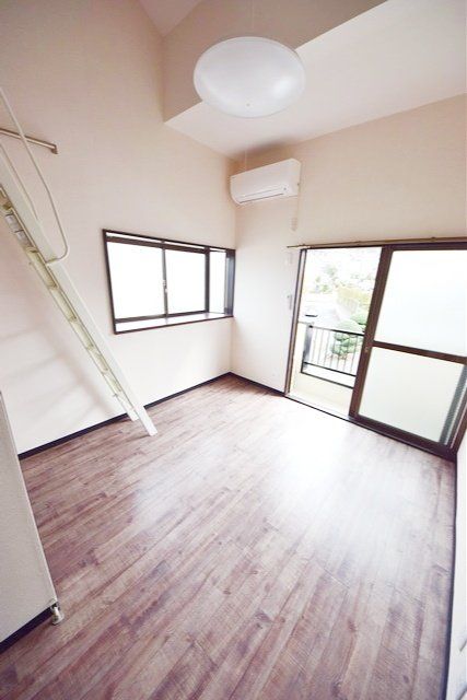 居室・リビング　★最上階角部屋の洋室です★