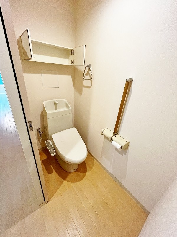 トイレ　★温水洗浄便座★